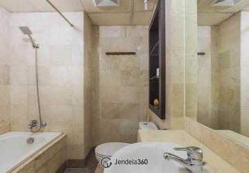 Bathroom 3BR Apartment with City View at Bellagio Residence