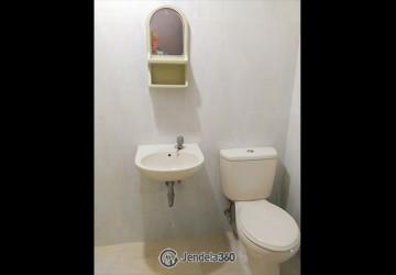 Bathroom Gading Mediterania Residence 1BR View Kolam