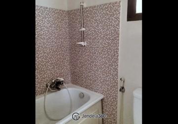 Bathroom Taman Rasuna Apartment 3+1BR View City