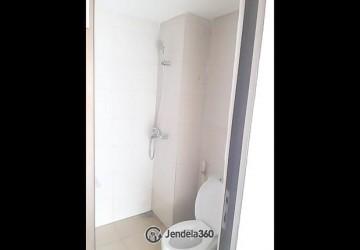 Bathroom 2BR Gateway Pasteur Apartment at Low Floor