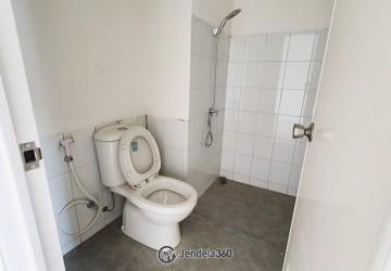 Bathroom Stunning 2BR Apartment Middle Floor with city View at Grand Asia Afrika Residence