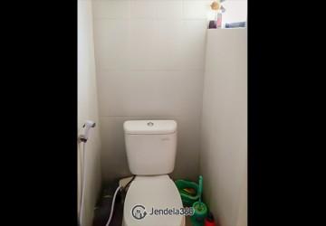 Bathroom Homey 2BR Apartment Middle Floor with City View at Cibubur Village Apartment