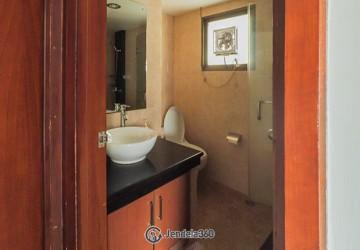 Bathroom Aston Rasuna Apartment 2BR Fully Furnished