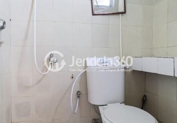 Bathroom 1BR Apartment with City View at Green Park View Apartment