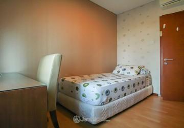 Bedroom Strategic Location 3BR Apartment Middle Floor with Pool View (Selatan) View at Thamrin Residence Apartment