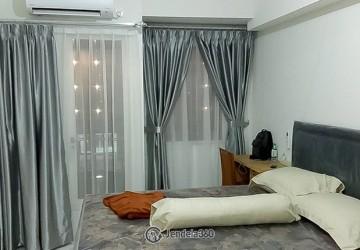 Bedroom Studio Apartment with boulevard View at Podomoro Golf View Apartment