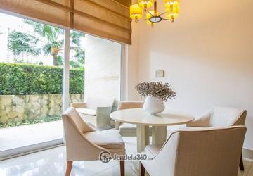 Dining Room 4BR Apartment with Pool View at Pakubuwono Residence