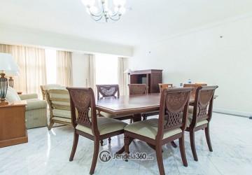 Dining Room Low Floor 3BR Apartment with Stasiun Cikini View at Menteng Executive Apartment