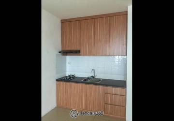 Kitchen 3BR Apartment with City View at Paladian Park