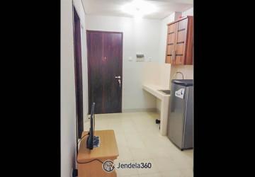 Kitchen 2BR Apartment with pool view View at Serpong Green View Apartment