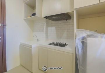 Kitchen Well Located 1BR Apartment at Signature Park Grande Low Floor