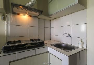 Kitchen Good Deal 2BR Apartment Low Floor with City View at East Park Apartment