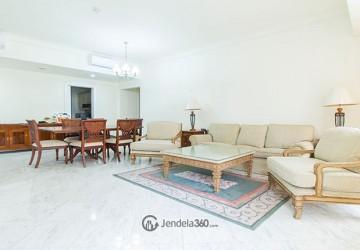 Living Room Low Floor 3BR Apartment with Stasiun Cikini View at Menteng Executive Apartment