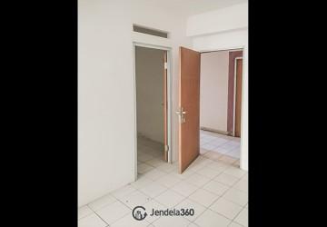 Living Room Tidy 2BR Apartment Low Floor with kolam renang View at Cibubur Village Apartment