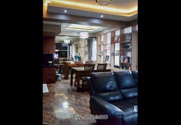 Living Room Low Floor 2BR Apartment with City View at Pakubuwono Terrace