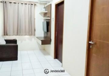 Living Room Modern 2BR Apartment Middle Floor with Kolam Renang View at East Park Apartment