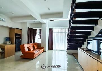 Living Room Low Floor 1BR Apartment with City View at Tree Park City