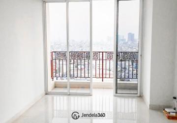 Living Room Low Floor 3BR Apartment with City View at Lucky Tower Residence