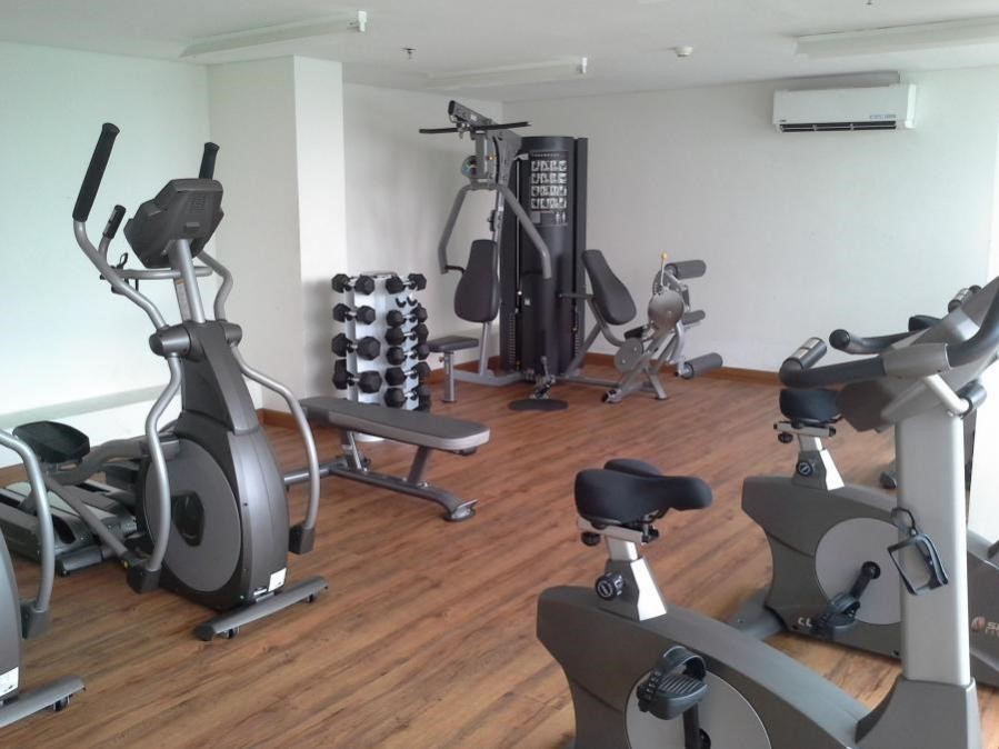 fitness center apartemen green pramuka city