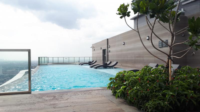 5 Best Jakarta Apartments with Fancy Infinity Pool ...