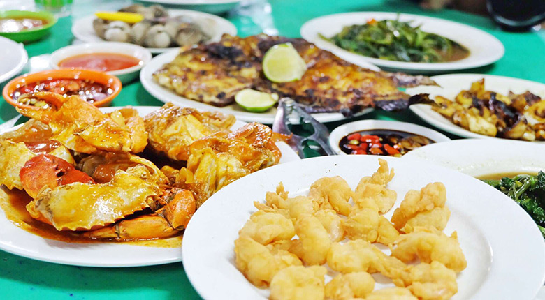 7 Seafood di Kelapa Gading, Wisata Kuliner Santai Malam Hari