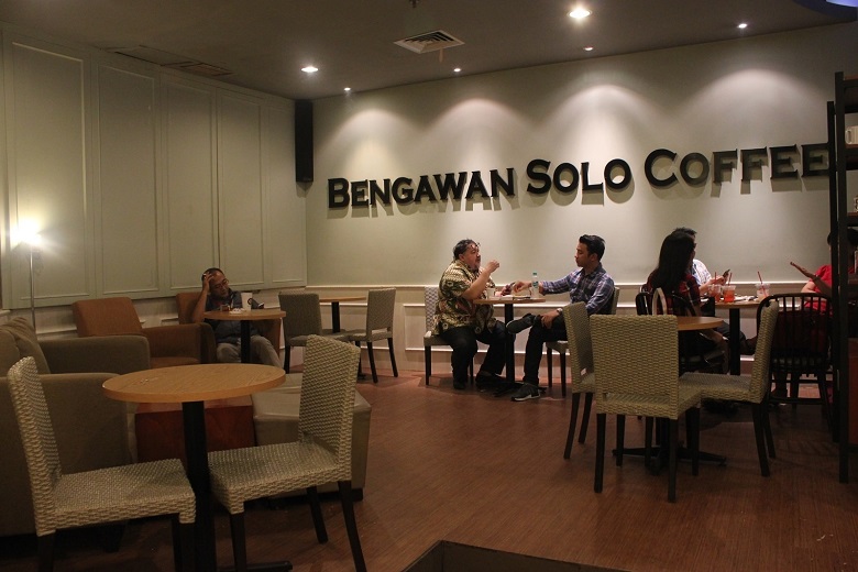 cafe 24 jam di Surabaya