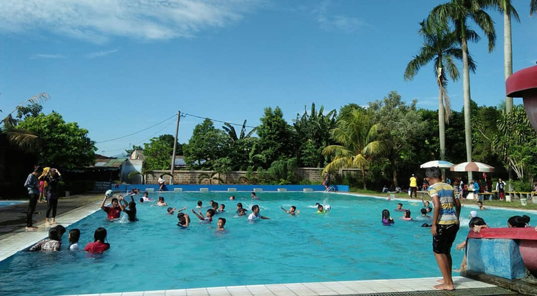 kolam renang di depok