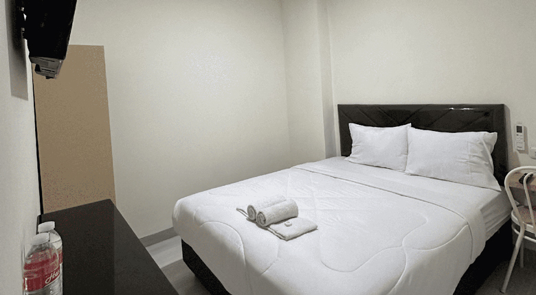 hotel dekat jis