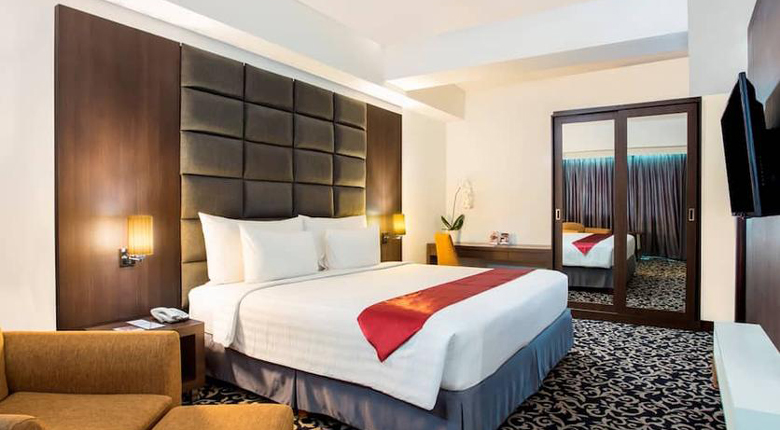 hotel dekat jis