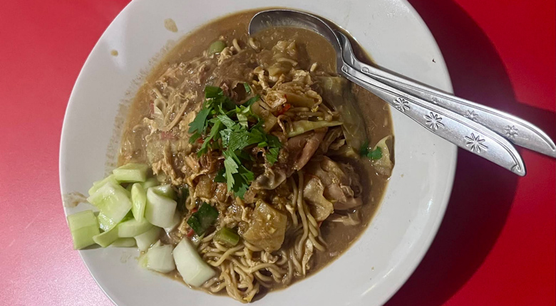 tempat makan dekat stasiun tebet