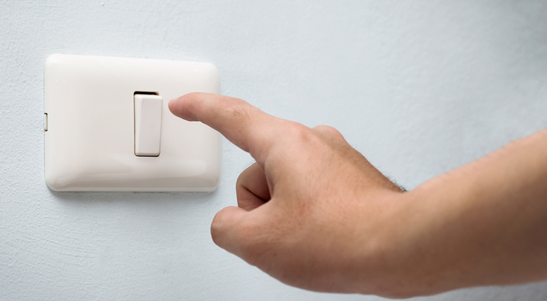 kebiasaan yang bikin boros listrik