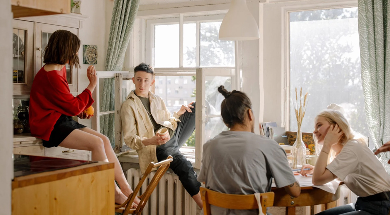 plus minus tinggal dengan roommate