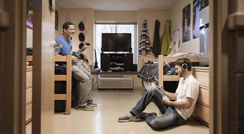 plus minus tinggal dengan roommate